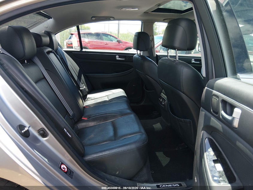 2012 Hyundai Genesis VIN KMHGC4DF4CU171662 IAAI salvage auction — RIGHT FRONT, Salvage (Illinois), sold $975 on 2026-08-01 (photo 8)