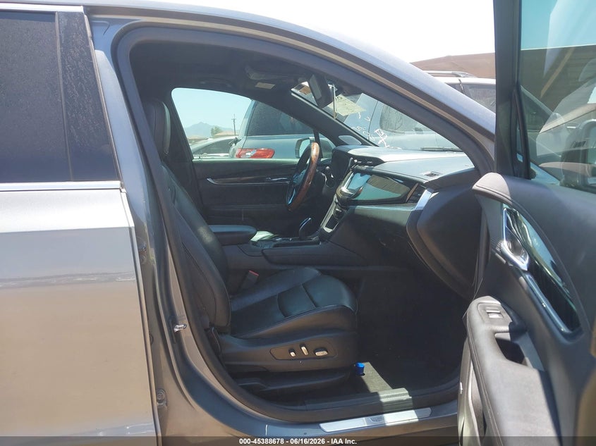 2020 Cadillac Xt6 VIN 1GYKPCRS5LZ149802 IAAI salvage auction — ENGINE DAMAGE, Clear (Arizona), sold $7,050 on 2026-07-14 (photo 5)