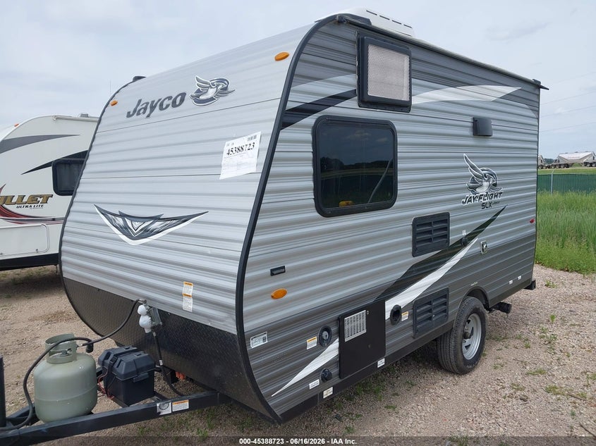 2021 Jayco Other VIN 1UJBJ0AG4M17C0138 IAAI salvage auction — STORM DAMAGE, Regular (South Dakota), sold $4,225 on 2026-09-02 (photo 2)