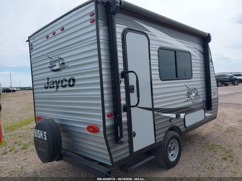 2021 Jayco Other VIN 1UJBJ0AG4M17C0138 IAAI salvage auction — STORM DAMAGE, Regular (South Dakota), sold $4,225 on 2026-09-02 (photo 4)