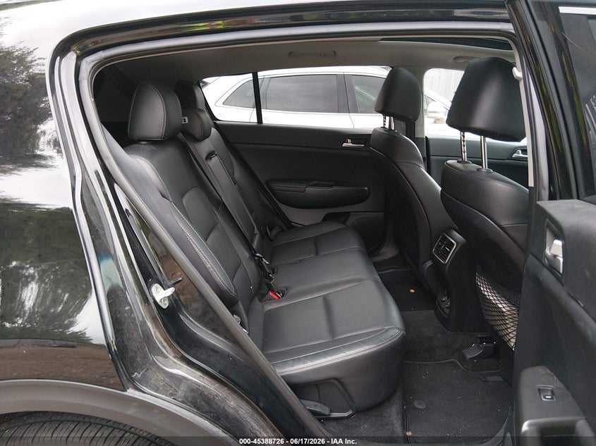 2017 Kia Sportage VIN KNDPNCAC4H7111955 IAAI salvage auction — UNKNOWN, Clear (Wisconsin), sold $2,900 on 2026-07-08 (photo 8)