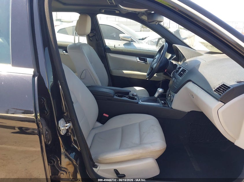 2009 Mercedes-benz C class VIN WDDGF54XX9R068368 IAAI salvage auction — NORMAL WEAR, Clear - Dealer Only (California), sold $250 on 2026-07-15 (photo 5)