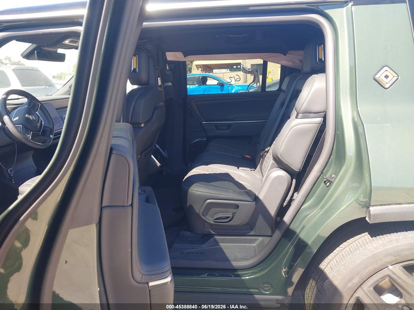 2026 Rivian R1s VIN 7PDSGGBA9TN076206 IAAI salvage auction — RIGHT FRONT, Wait Title, sold $26,100 on 2026-08-03 (photo 8)
