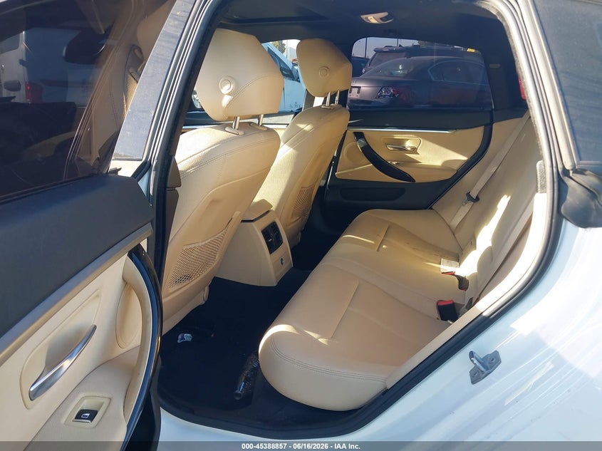 2019 BMW 4er VIN WBA4J1C55KBM16156 IAAI salvage auction — FRONT & REAR, Salvage Certificate (California), sold $3,900 on 2026-07-10 (photo 8)