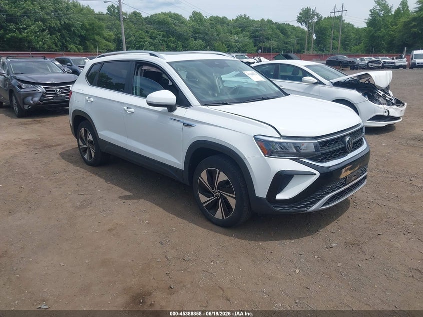 2024 Volkswagen Taos VIN 3VVVX7B2XRM010457 — IAAI salvage auction photo