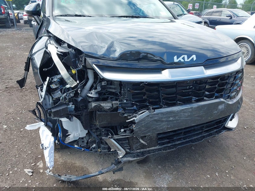 2024 Kia Sportage VIN KNDPXCDG4R7129043 IAAI salvage auction — RIGHT FRONT, Salvage Title, sold $12,950 on 2026-08-20 (photo 6)