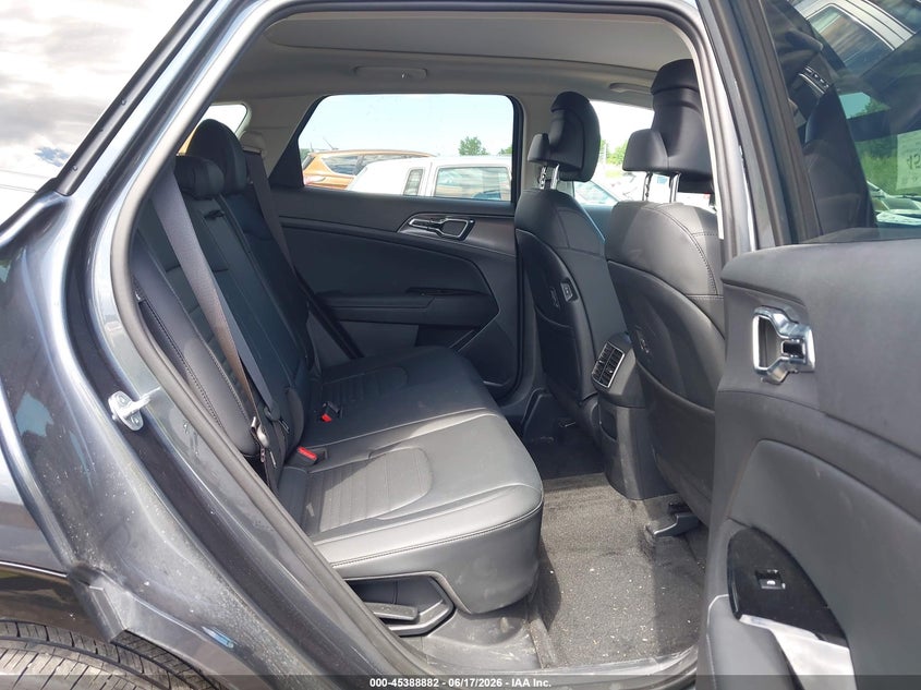 2024 Kia Sportage VIN KNDPXCDG4R7129043 IAAI salvage auction — RIGHT FRONT, Salvage Title, sold $12,950 on 2026-08-20 (photo 8)