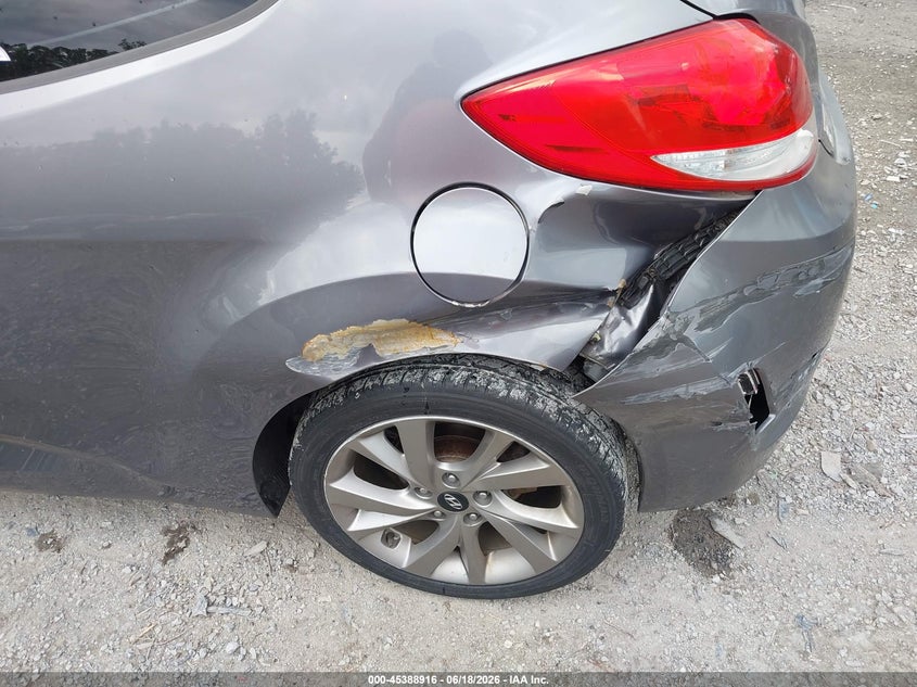 2017 Hyundai Veloster VIN KMHTC6AD4HU308345 IAAI salvage auction — REAR END, Salvage Title, sold $25 on 2026-07-28 (photo 6)
