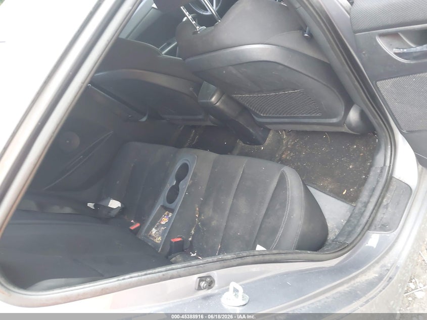 2017 Hyundai Veloster VIN KMHTC6AD4HU308345 IAAI salvage auction — REAR END, Salvage Title, sold $25 on 2026-07-28 (photo 8)