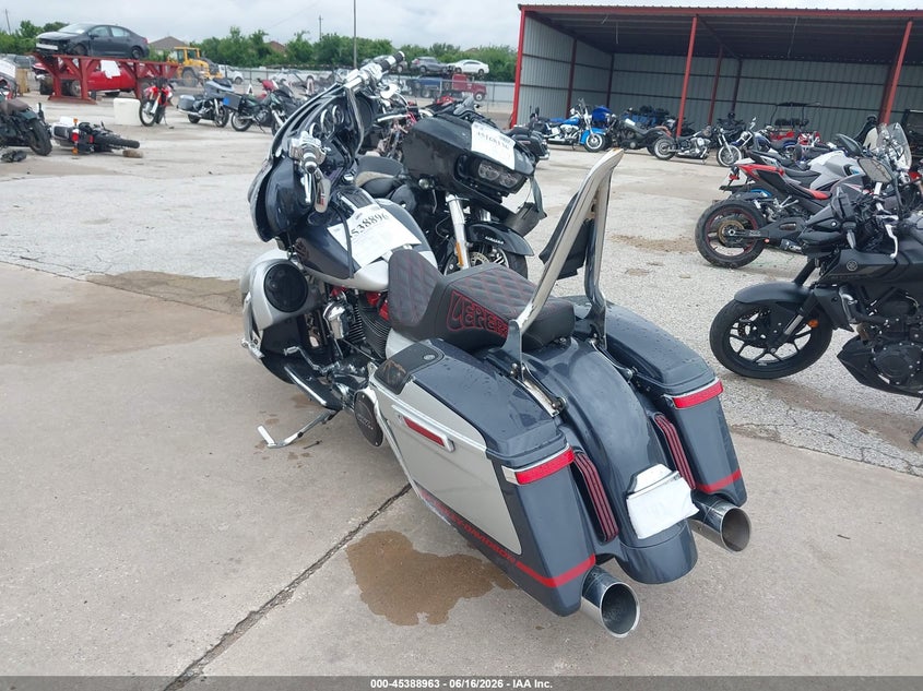 2019 Harley-davidson Street glide VIN 1HD1PXL13KB958195 IAAI salvage auction — FRONT END, Salvage Title, sold $8,250 on 2026-08-20 (photo 3)