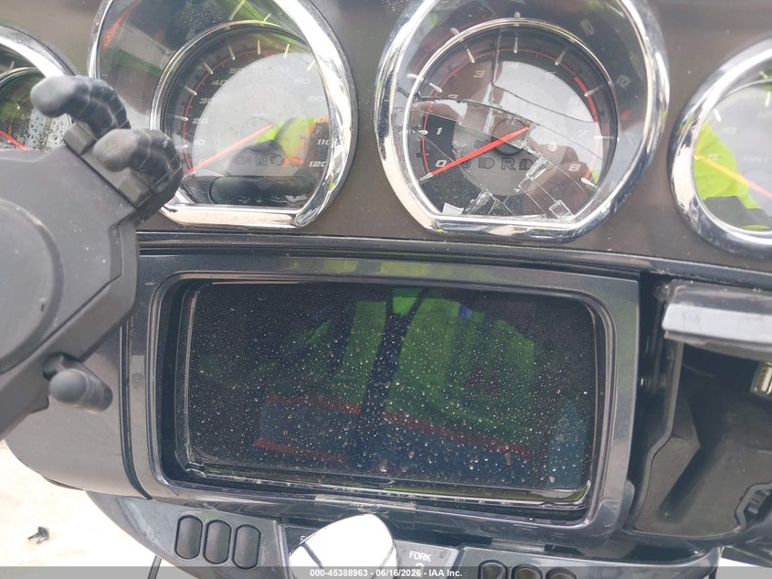 2019 Harley-davidson Street glide VIN 1HD1PXL13KB958195 IAAI salvage auction — FRONT END, Salvage Title, sold $8,250 on 2026-08-20 (photo 7)