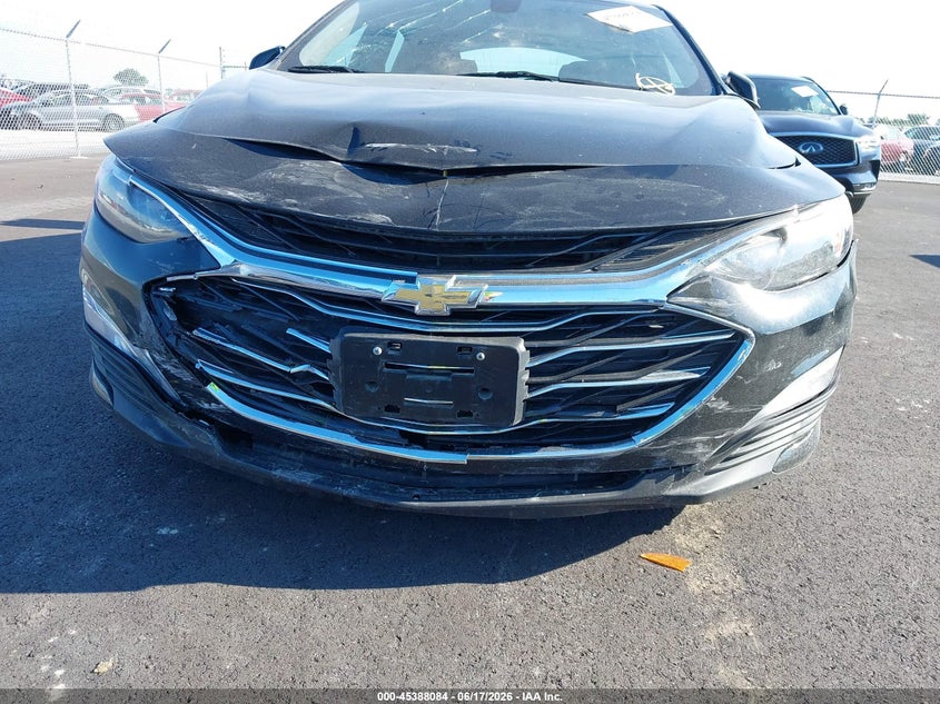 2020 Chevrolet Malibu VIN 1G1ZD5ST8LF109638 IAAI salvage auction — FRONT END, Salvage (Illinois), sold $25 on 2026-09-03 (photo 5)