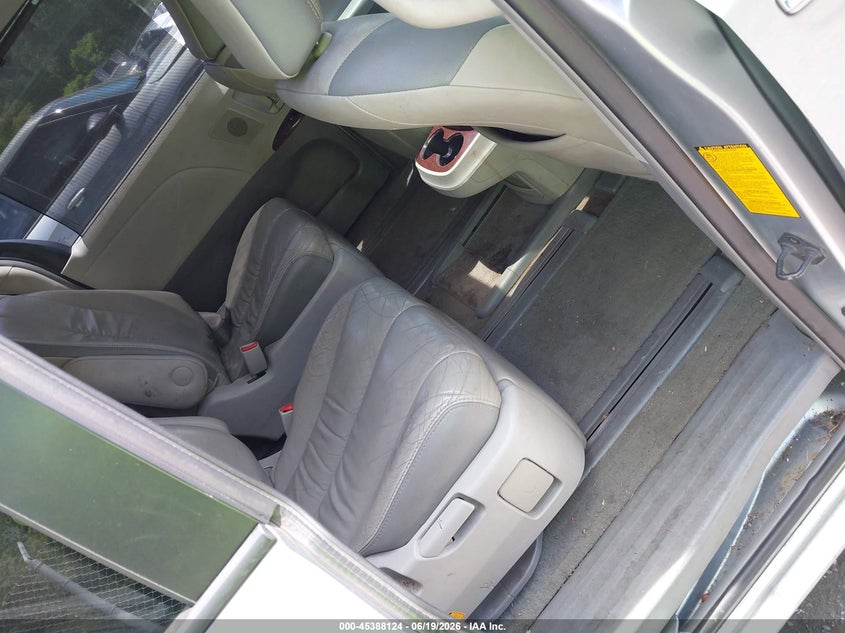2011 Toyota Sienna VIN 5TDDK3DC2BS024253 IAAI salvage auction — NORMAL WEAR, Clear (Virginia), sold $425 on 2026-07-21 (photo 8)
