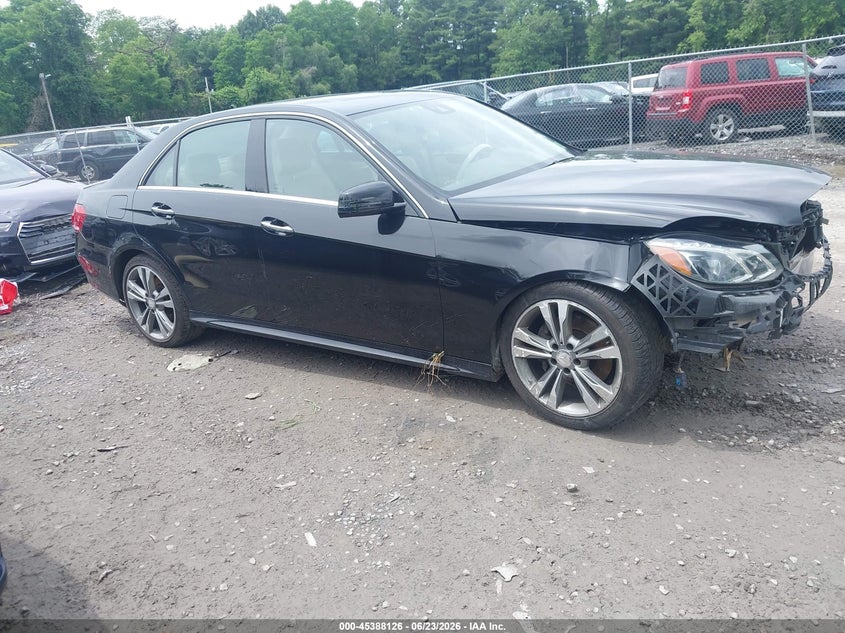 2014 Mercedes-benz E-klasse VIN WDDHF5KB5EA796118 IAAI salvage auction — FRONT & REAR, Salvage Title, sold $1,475 on 2026-08-11 (photo 1)