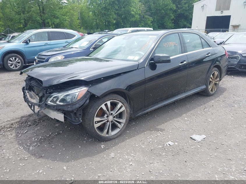 2014 Mercedes-benz E-klasse VIN WDDHF5KB5EA796118 IAAI salvage auction — FRONT & REAR, Salvage Title, sold $1,475 on 2026-08-11 (photo 2)