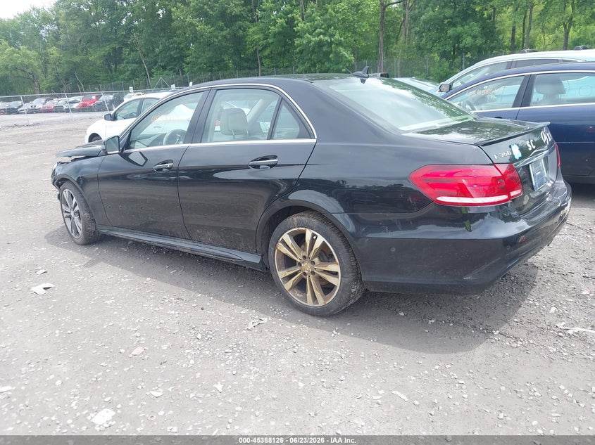 2014 Mercedes-benz E-klasse VIN WDDHF5KB5EA796118 IAAI salvage auction — FRONT & REAR, Salvage Title, sold $1,475 on 2026-08-11 (photo 3)