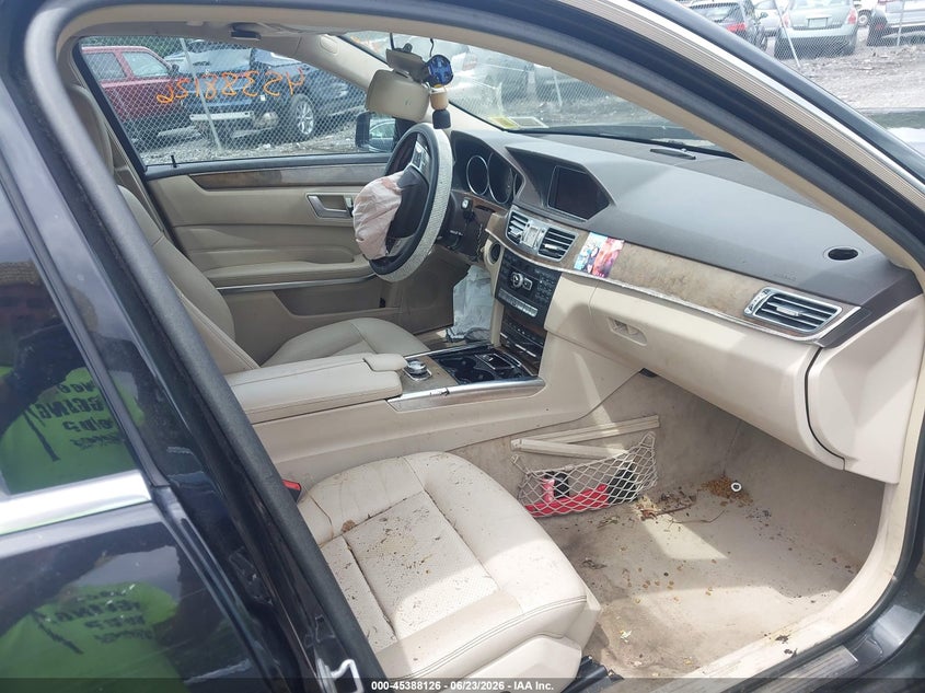2014 Mercedes-benz E-klasse VIN WDDHF5KB5EA796118 IAAI salvage auction — FRONT & REAR, Salvage Title, sold $1,475 on 2026-08-11 (photo 5)
