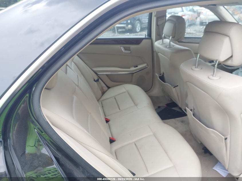 2014 Mercedes-benz E-klasse VIN WDDHF5KB5EA796118 IAAI salvage auction — FRONT & REAR, Salvage Title, sold $1,475 on 2026-08-11 (photo 8)