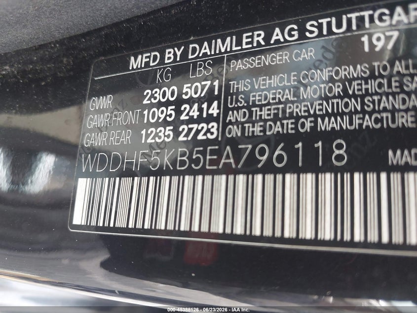 2014 Mercedes-benz E-klasse VIN WDDHF5KB5EA796118 IAAI salvage auction — FRONT & REAR, Salvage Title, sold $1,475 on 2026-08-11 (photo 9)