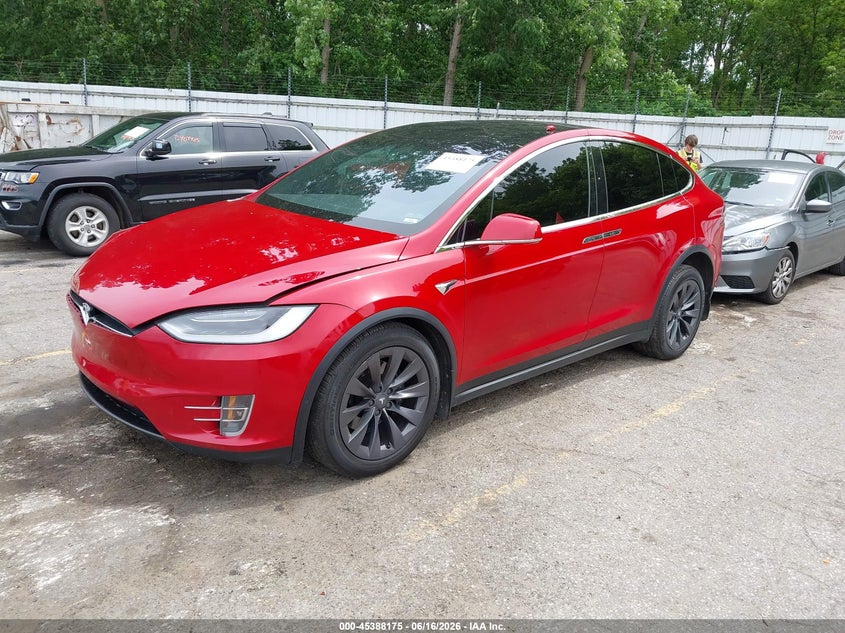 2019 Tesla Model x VIN 5YJXCDE27KF157195 IAAI salvage auction — REAR END, Clear (Michigan), sold $6,700 on 2026-07-09 (photo 2)