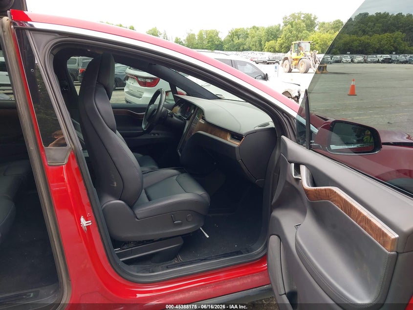 2019 Tesla Model x VIN 5YJXCDE27KF157195 IAAI salvage auction — REAR END, Clear (Michigan), sold $6,700 on 2026-07-09 (photo 5)