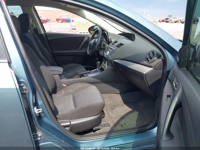 2011 Mazda 3 VIN JM1BL1VF1B1405400 IAAI salvage auction — RIGHT SIDE, Salvage (Missouri), sold $450 on 2026-07-21 (photo 5)