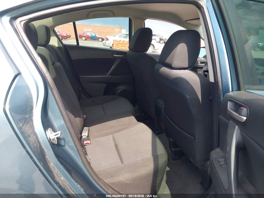 2011 Mazda 3 VIN JM1BL1VF1B1405400 IAAI salvage auction — RIGHT SIDE, Salvage (Missouri), sold $450 on 2026-07-21 (photo 8)