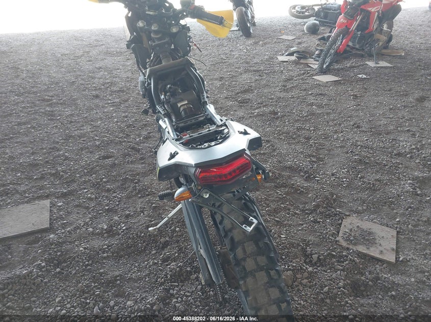 2021 Yamaha VIN JYADM10E1MA002827 IAAI salvage auction — UNKNOWN, Salvage (Arizona), sold $1,625 on 2026-07-07 (photo 6)