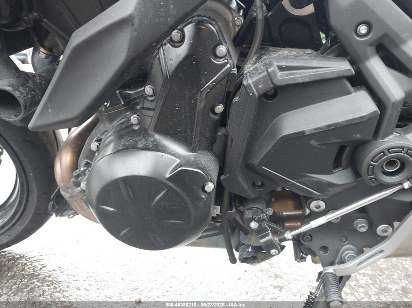 2025 Kawasaki Ninja VIN ML5EXEP18SDAF6916 IAAI salvage auction — FRONT & REAR, Salvage Title, sold $25 on 2026-07-22 (photo 9)