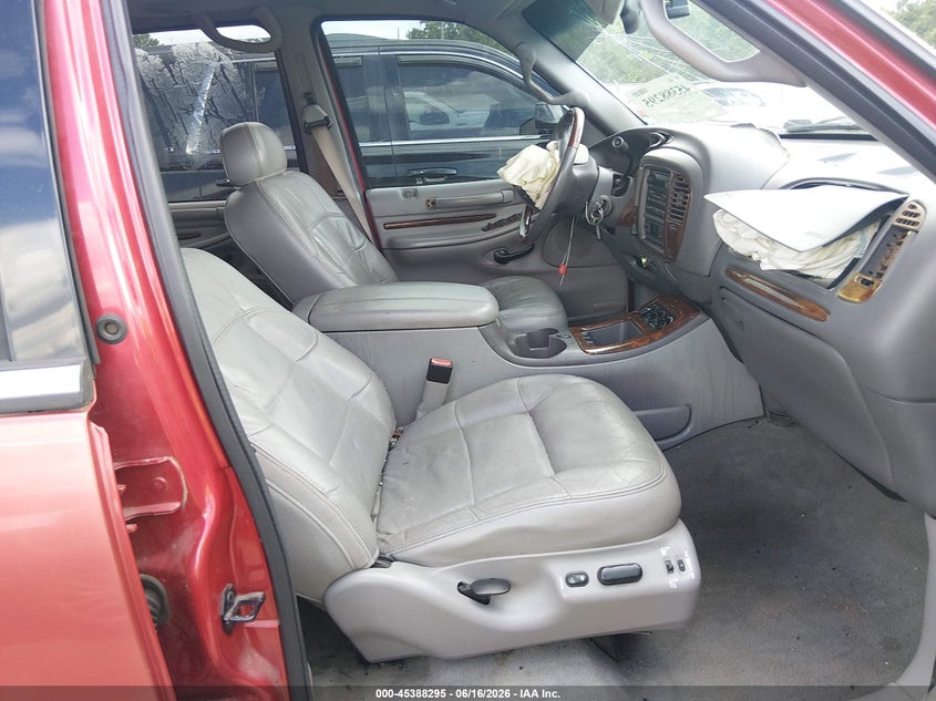 2002 Lincoln Navigator VIN 5LMFU28R62LJ11224 IAAI salvage auction — REAR END, Salvage (Mississippi), sold $500 on 2026-07-09 (photo 5)
