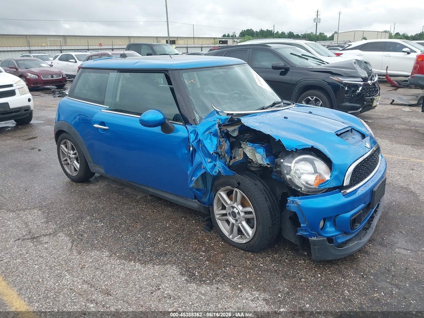 2011 Mini Cooper VIN WMWSV3C50BTY13016 IAAI salvage auction — RIGHT FRONT, Salvage (Texas), sold $600 on 2026-08-13 (photo 1)