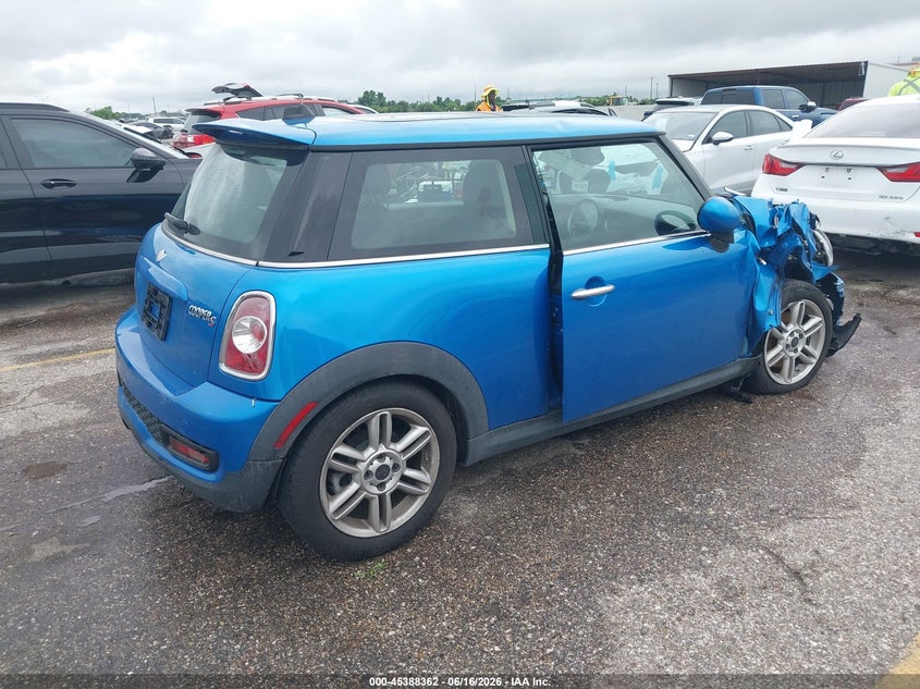 2011 Mini Cooper VIN WMWSV3C50BTY13016 IAAI salvage auction — RIGHT FRONT, Salvage (Texas), sold $600 on 2026-08-13 (photo 4)
