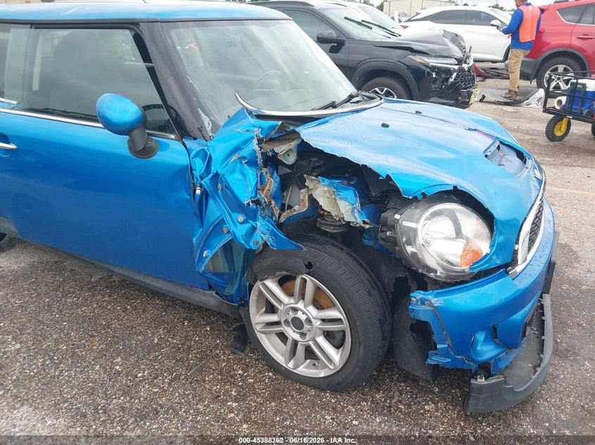 2011 Mini Cooper VIN WMWSV3C50BTY13016 IAAI salvage auction — RIGHT FRONT, Salvage (Texas), sold $600 on 2026-08-13 (photo 6)