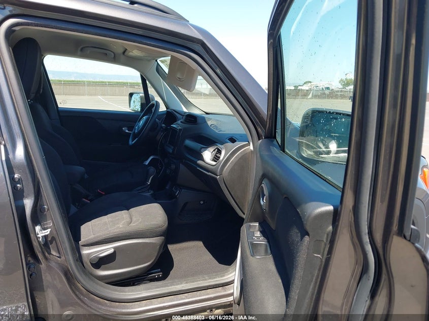 2019 Jeep Renegade VIN ZACNJABB9KPK02577 IAAI salvage auction — REAR END, Salvage Title, sold $1,850 on 2026-08-13 (photo 5)