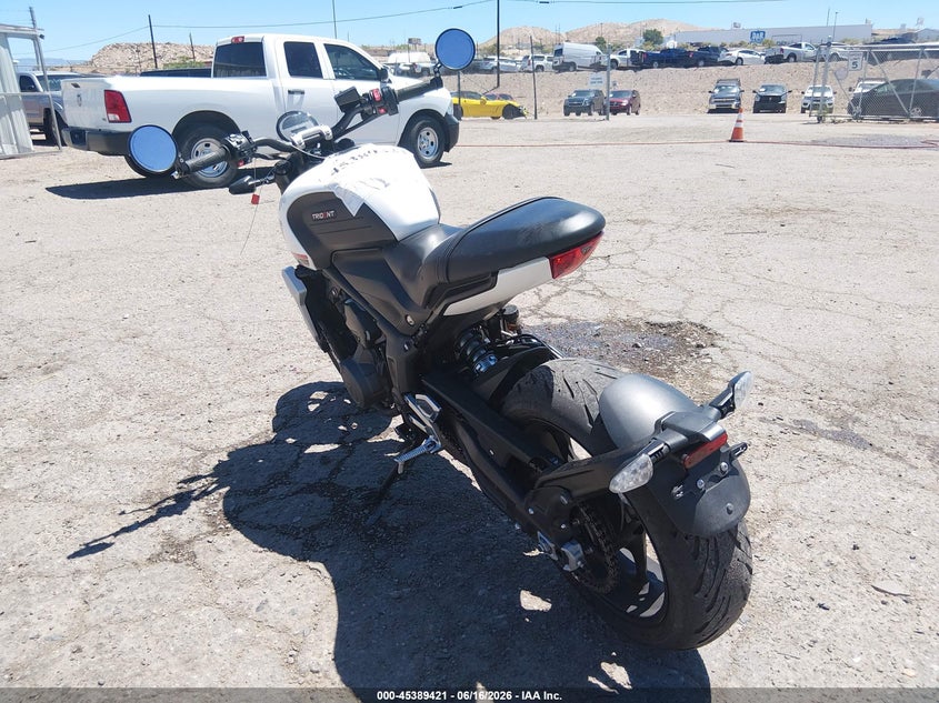 2022 Triumph motorcycle Trident 660 VIN SMTL10UL8NTAV7233 IAAI salvage auction — UNKNOWN, Salvage (New Mexico), sold $2,250 on 2026-07-14 (photo 3)