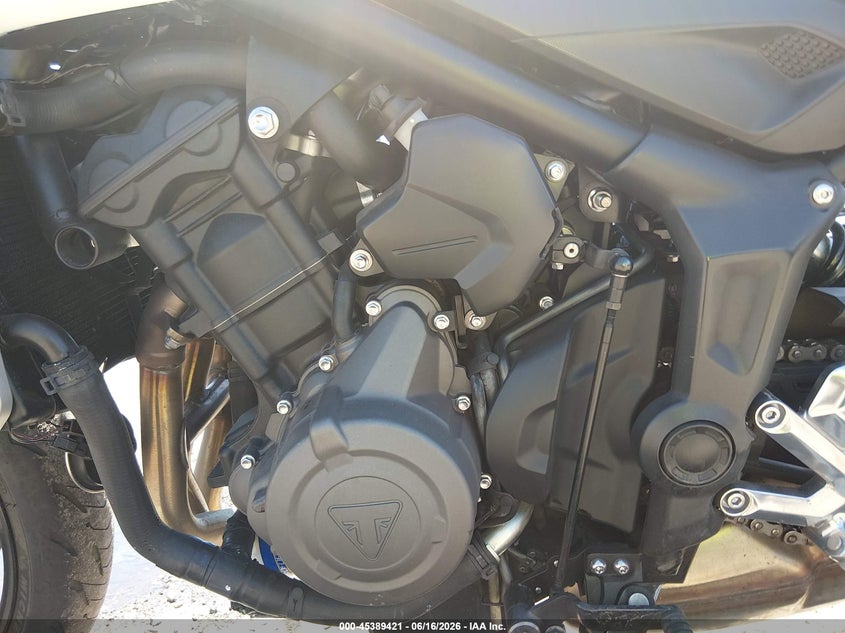 2022 Triumph motorcycle Trident 660 VIN SMTL10UL8NTAV7233 IAAI salvage auction — UNKNOWN, Salvage (New Mexico), sold $2,250 on 2026-07-14 (photo 9)