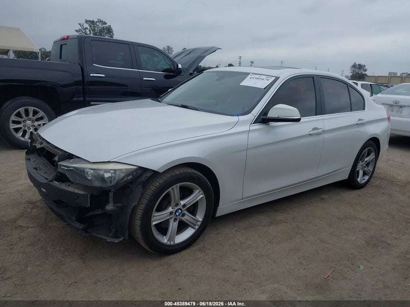 2015 BMW 3er VIN WBA3C1C52FP851084 IAAI salvage auction — RIGHT FRONT, Salvage Title, sold $2,650 on 2026-07-29 (photo 2)