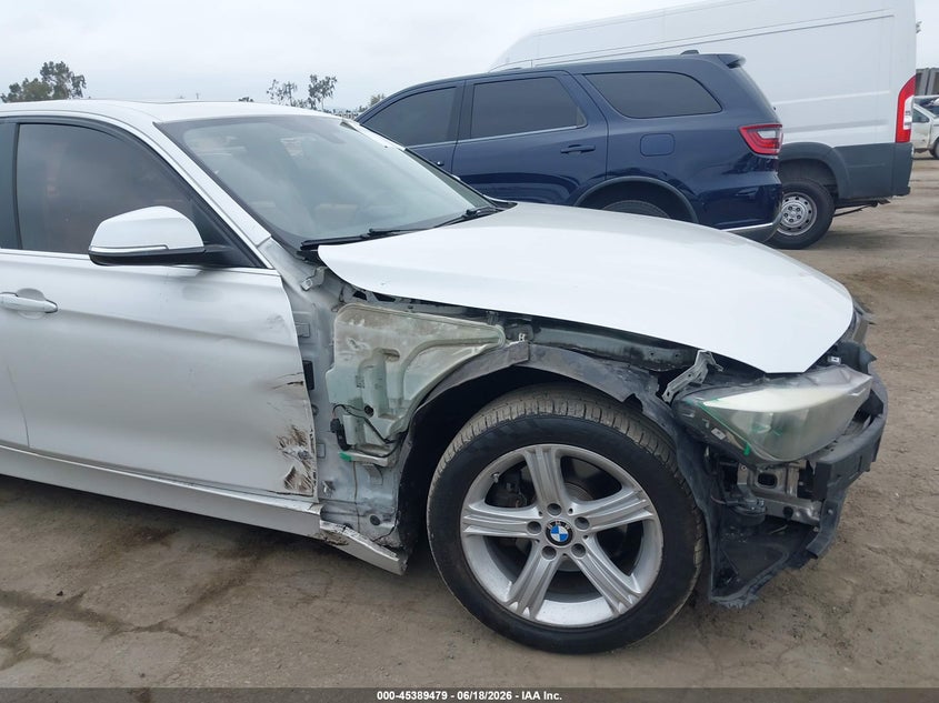2015 BMW 3er VIN WBA3C1C52FP851084 IAAI salvage auction — RIGHT FRONT, Salvage Title, sold $2,650 on 2026-07-29 (photo 6)