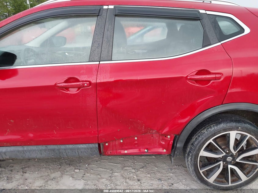 2018 Nissan Rogue VIN JN1BJ1CP7JW195925 IAAI salvage auction — SIDE, Salvage Title, sold $2,550 on 2026-07-30 (photo 6)