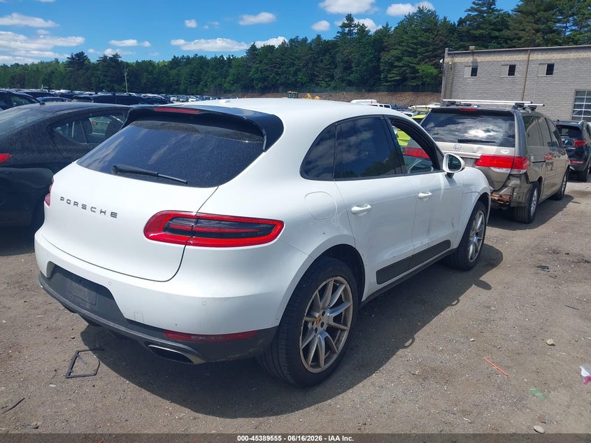 2017 Porsche Macan VIN WP1AA2A59HLB04020 IAAI salvage auction — REAR END, Salvage Title, sold $8,400 on 2026-08-21 (photo 4)
