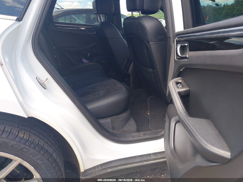 2017 Porsche Macan VIN WP1AA2A59HLB04020 IAAI salvage auction — REAR END, Salvage Title, sold $8,400 on 2026-08-21 (photo 8)