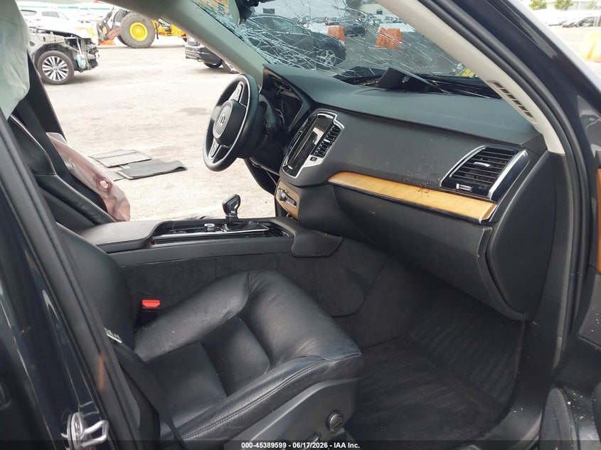 2022 Volvo Xc90 VIN YV4102PK9N1871291 IAAI salvage auction — LEFT SIDE, Salvage (California), sold $3,250 on 2026-07-29 (photo 5)
