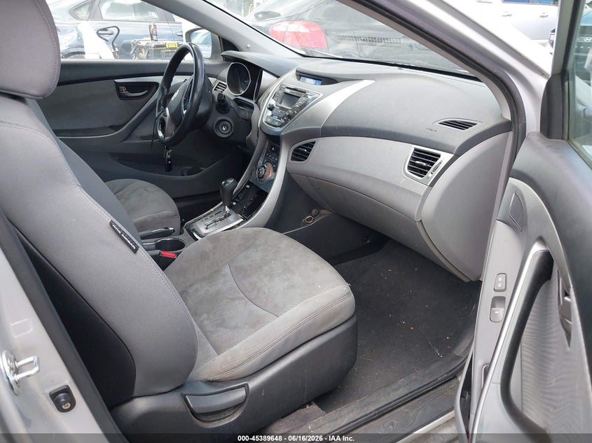 2013 Hyundai Elantra VIN KMHDH4AE7DU840864 IAAI salvage auction — NORMAL WEAR, Clear (Washington), sold $675 on 2026-07-15 (photo 5)