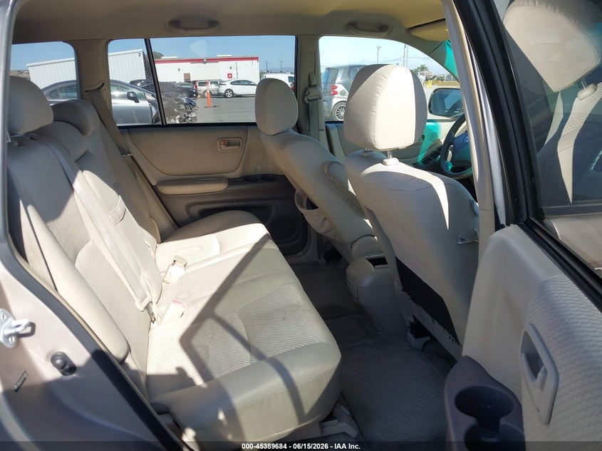 2007 Toyota Highlander VIN JTEGD21A370160661 IAAI salvage auction — NORMAL WEAR, Clear - Dealer Only (California), sold $900 on 2026-07-09 (photo 8)