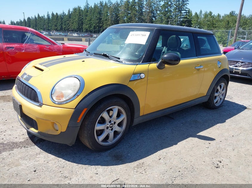 2008 Mini Cooper VIN WMWMF73528TV33166 IAAI salvage auction — NORMAL WEAR, Clear (Washington), sold $375 on 2026-07-08 (photo 2)