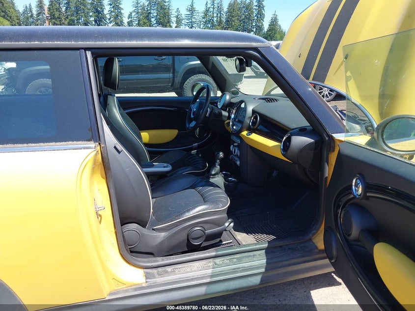 2008 Mini Cooper VIN WMWMF73528TV33166 IAAI salvage auction — NORMAL WEAR, Clear (Washington), sold $375 on 2026-07-08 (photo 5)