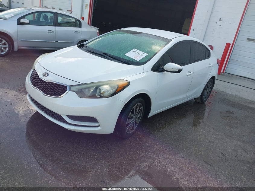 2014 Kia Forte VIN KNAFX4A68E5063709 IAAI salvage auction — RIGHT FRONT, Clear (Florida), sold $1,100 on 2026-07-15 (photo 2)
