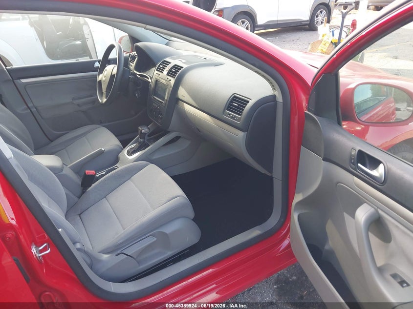 2009 Volkswagen Rabbit VIN WVWDA71K69W015300 IAAI salvage auction — NORMAL WEAR, Clear (Florida), sold $1,450 on 2026-08-10 (photo 5)