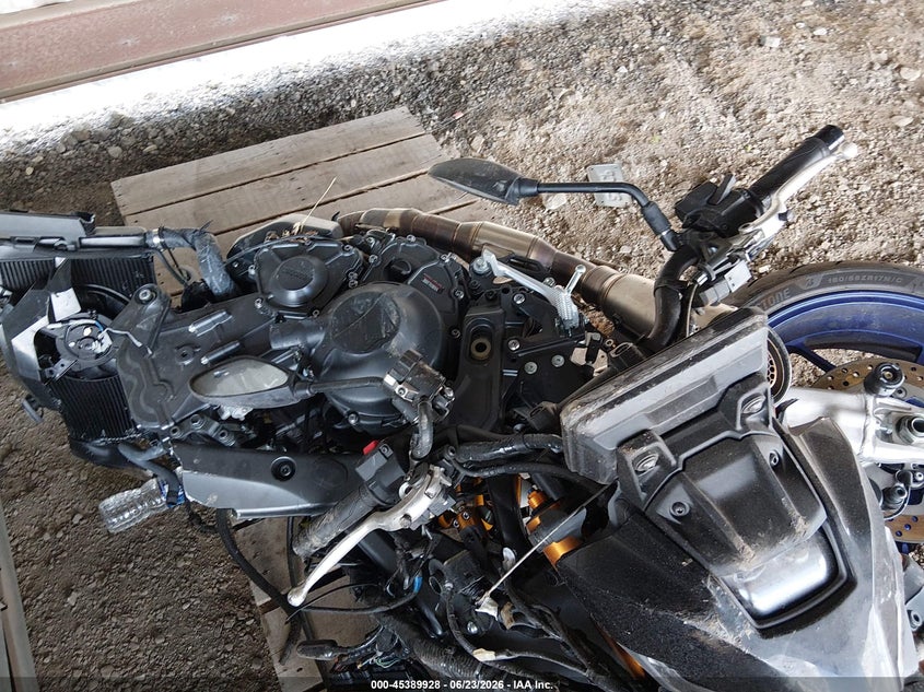 2025 Yamaha Mt VIN JYARN95E0SA002177 IAAI salvage auction — ROLLOVER, Salvage Title, sold $75 on 2026-07-21 (photo 4)