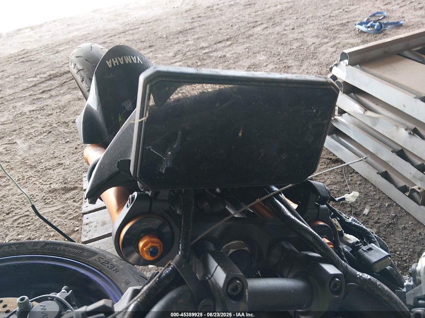 2025 Yamaha Mt VIN JYARN95E0SA002177 IAAI salvage auction — ROLLOVER, Salvage Title, sold $75 on 2026-07-21 (photo 7)